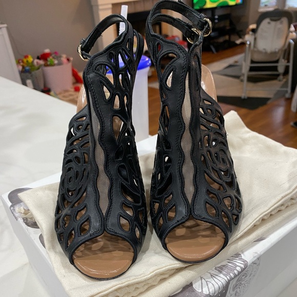 ***SOLD*** Valentino Lasercut peep toe - Picture 2 of 5